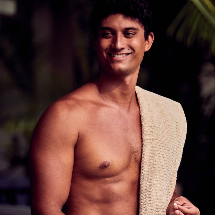 60 whitening toothpaste tablets, fluoride-free and mint-flavored